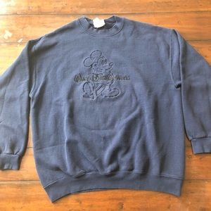 A VINTAGE 90s Walt Disney pullover